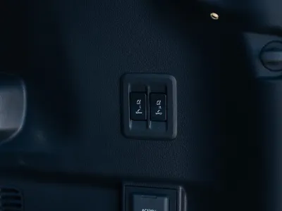 2025 لكزس جي إكس 550