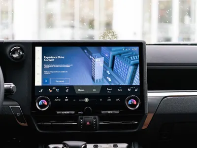 2025 لكزس جي إكس 550