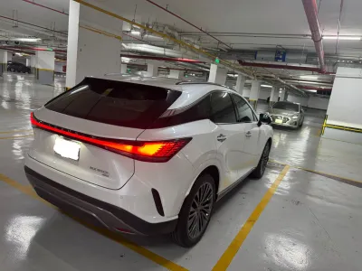 2024 لكزس أر إكس 350