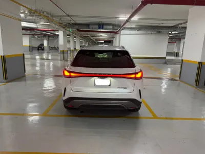 2024 لكزس أر إكس 350