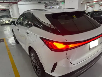 2024 لكزس أر إكس 350