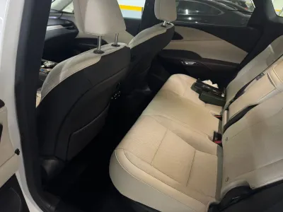 2024 لكزس أر إكس 350