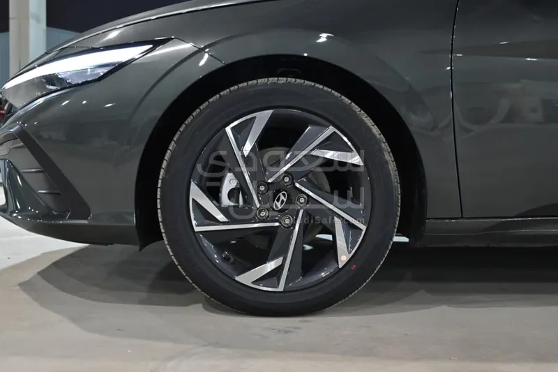 2025 هيونداي النترا سمارت