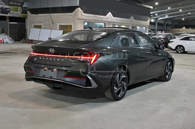 2025 هيونداي النترا سمارت