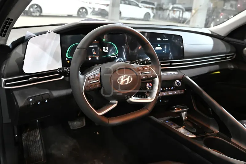 2025 هيونداي النترا سمارت