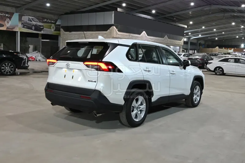 2025 تويوتا راف 4