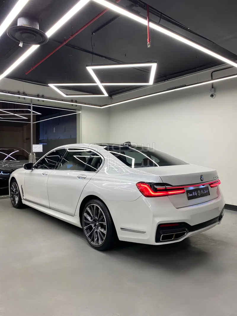 2016 بي ام دبليو الفئة السابعة 730 إل أي