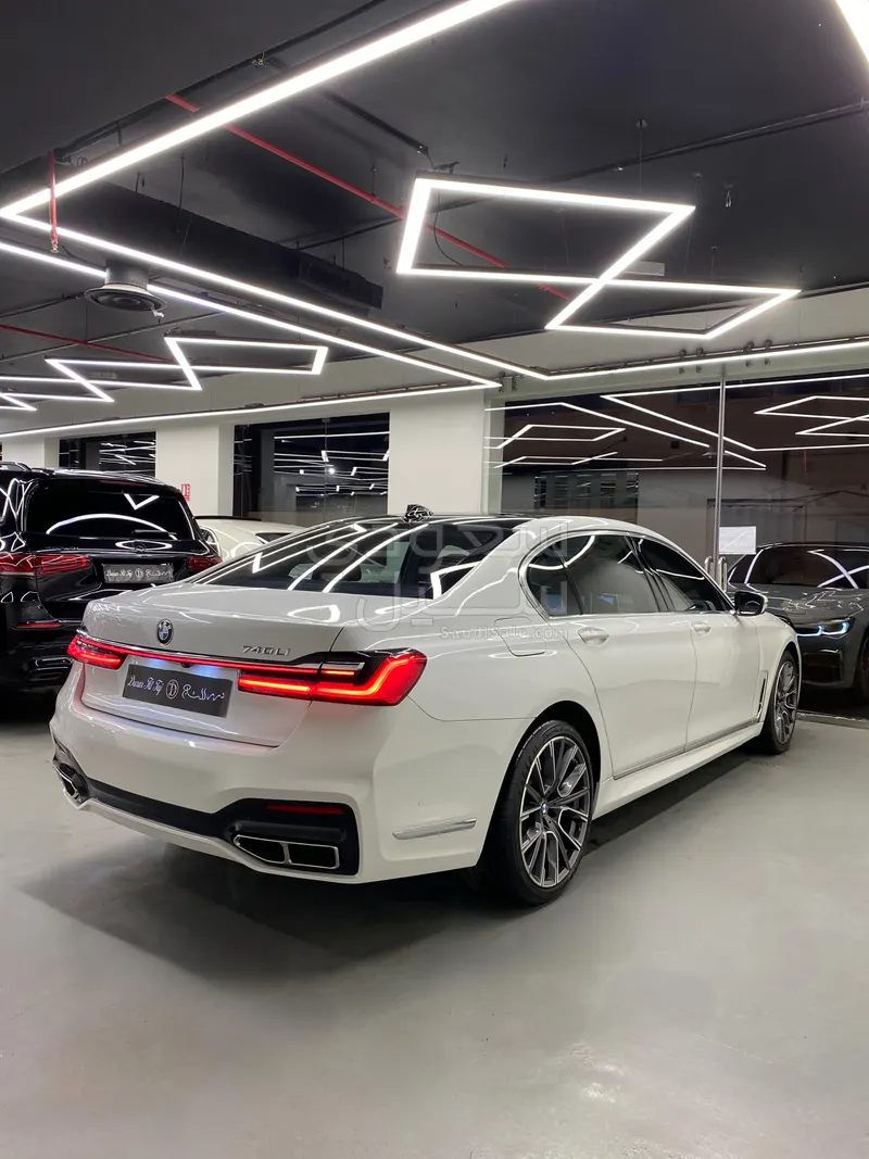 2016 بي ام دبليو الفئة السابعة 730 إل أي