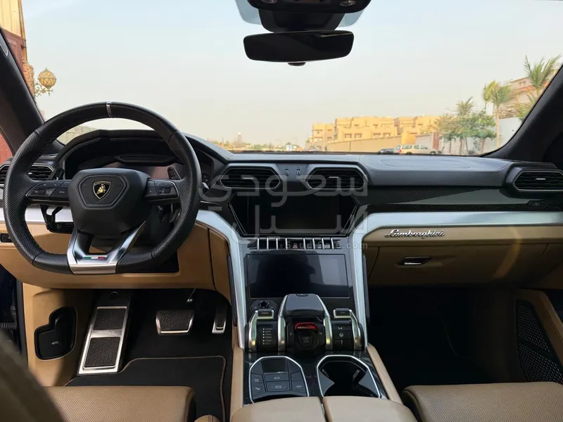 2021 لمبرجيني اوروس