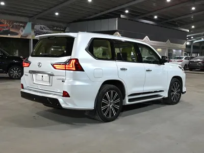 2021 لكزس إل إكس 570 اس