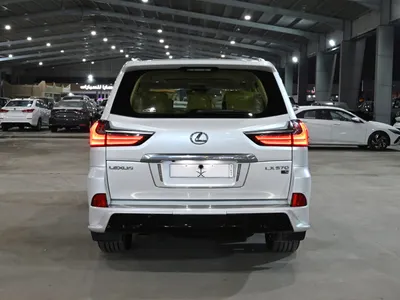 2021 لكزس إل إكس 570 اس