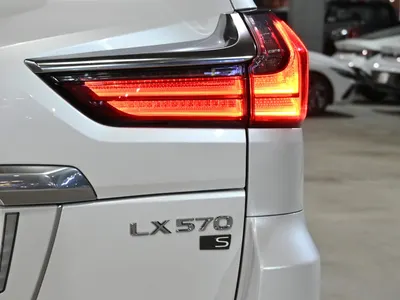 2021 لكزس إل إكس 570 اس