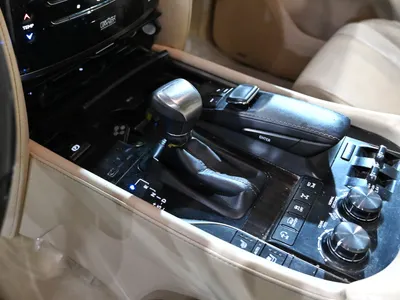 2021 لكزس إل إكس 570 اس