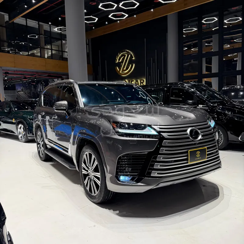 2024 لكزس إل إكس 600