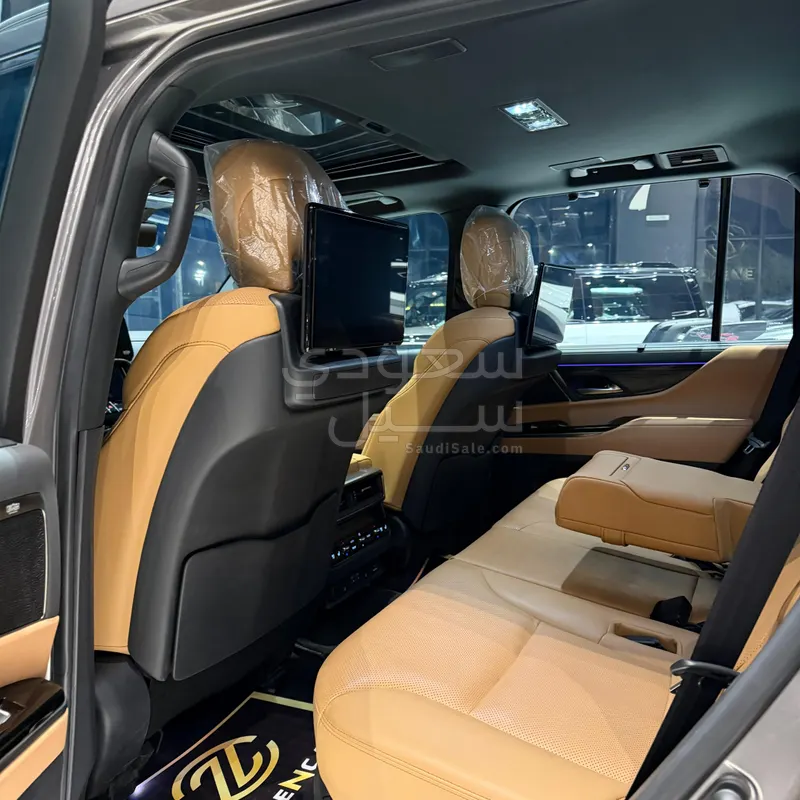 2024 لكزس إل إكس 600