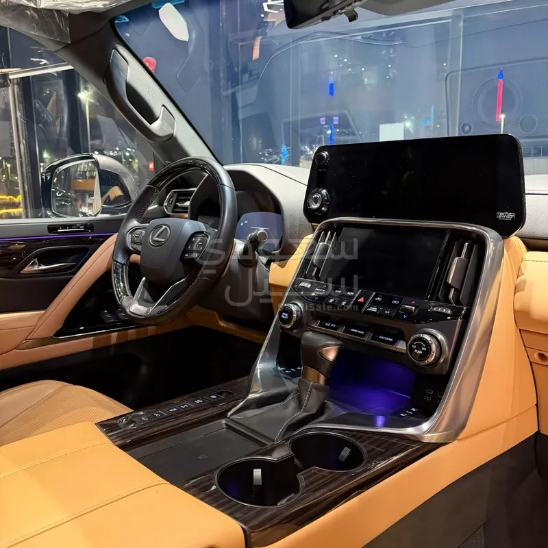 2024 لكزس إل إكس 600