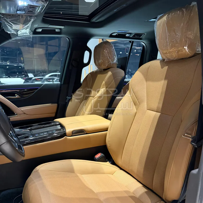 2024 لكزس إل إكس 600