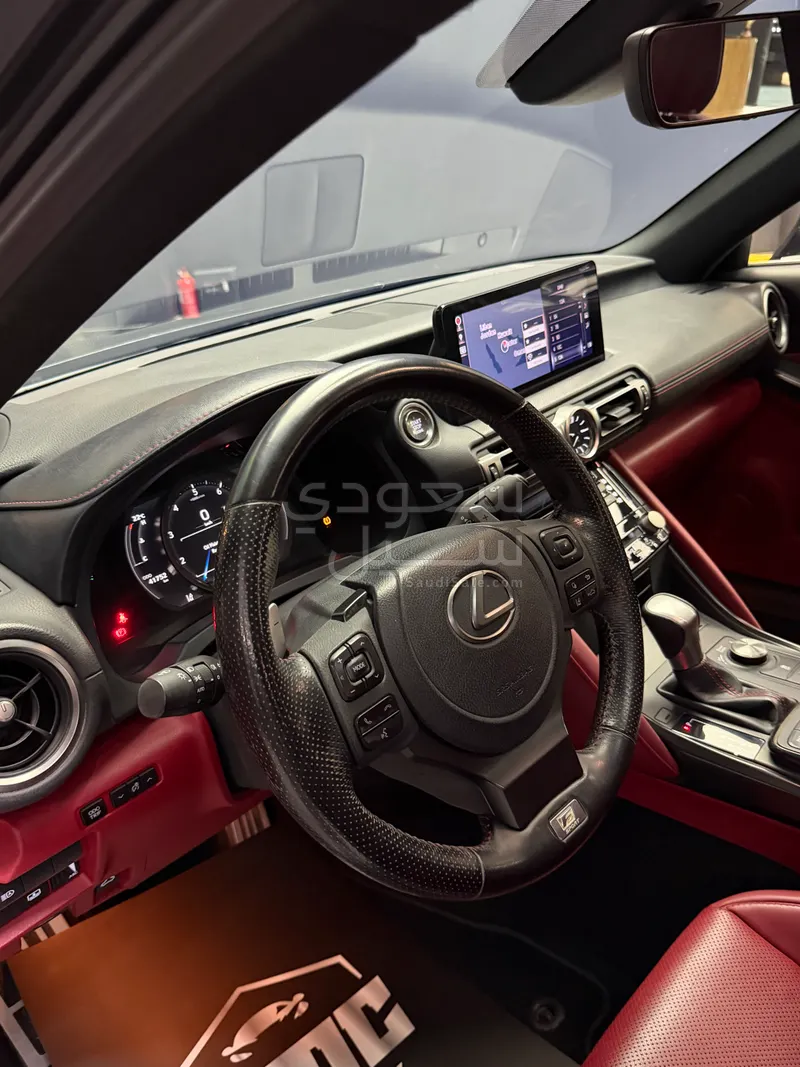 2021 لكزس آي إس 350 إف