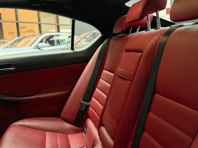 2021 لكزس آي إس 350 إف