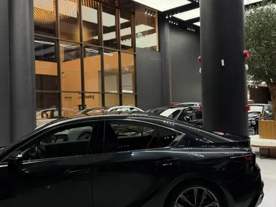 2021 لكزس آي إس 350 إف