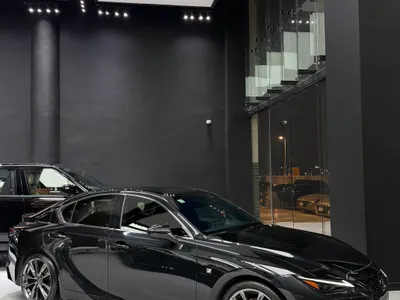 2021 لكزس آي إس 350 إف