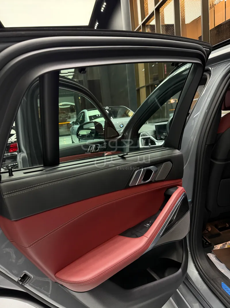 2024 بي ام دبليو الفئة اكس 6 إم كت