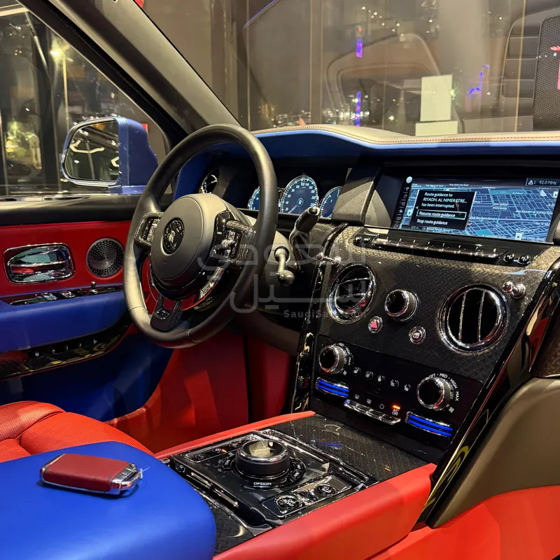 2022 رولز رويس كولينان بلاك بادج