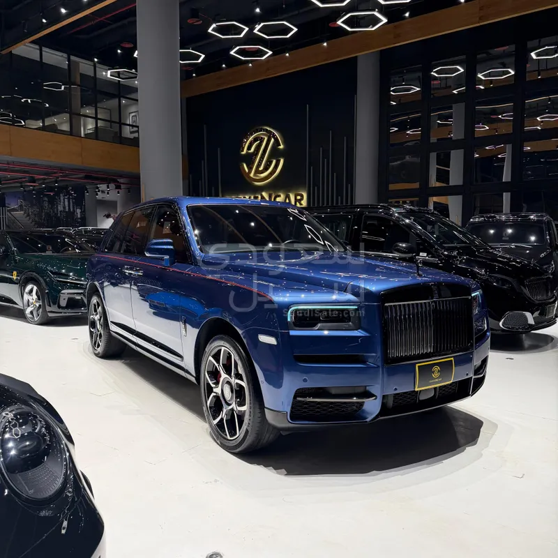 2022 رولز رويس كولينان بلاك بادج