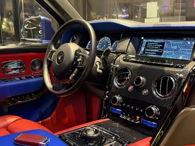 2022 رولز رويس كولينان بلاك بادج