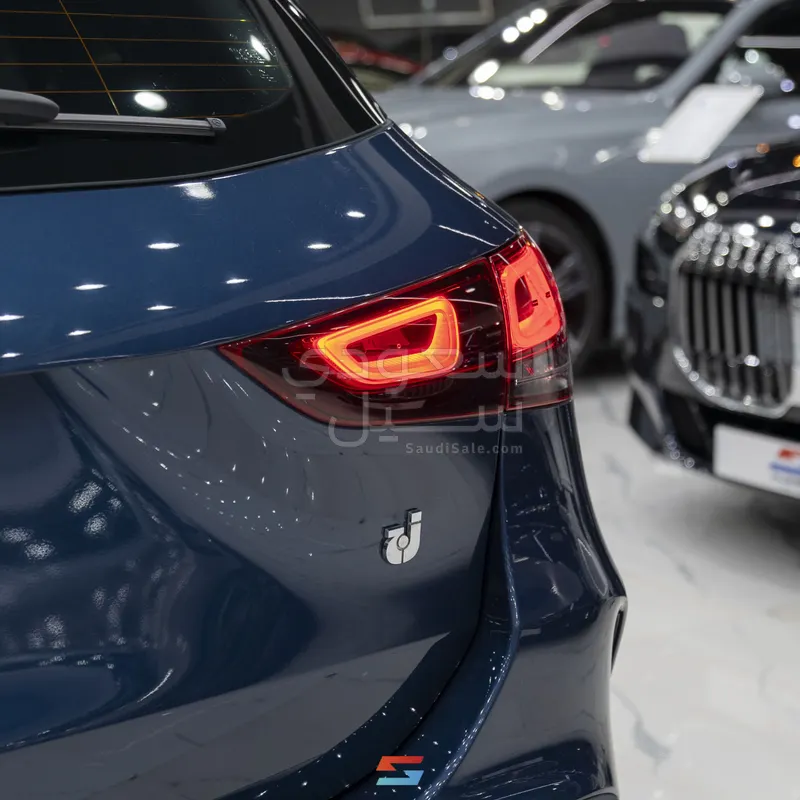 2023 مرسيدس - بنز جي إل أي 200