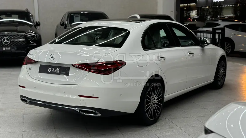 2025 مرسيدس - بنز سي 200