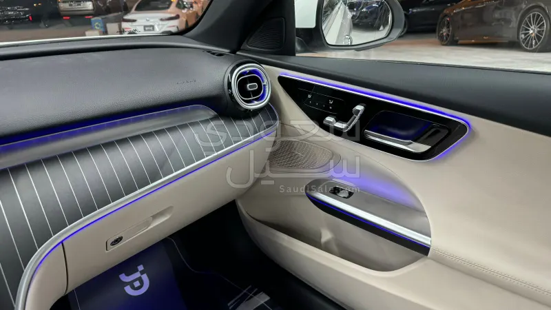 2025 مرسيدس - بنز سي 200