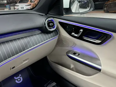 2025 مرسيدس - بنز سي 200