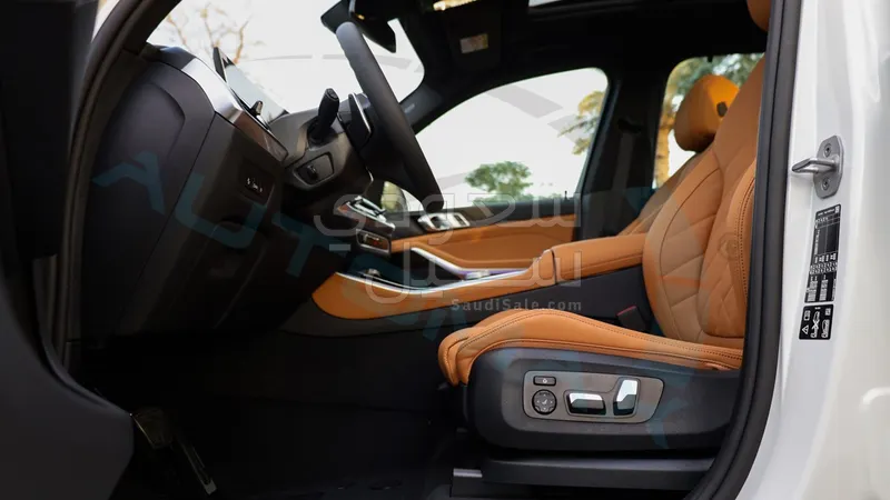 2025 بي ام دبليو الفئة اكس 5 إم كت