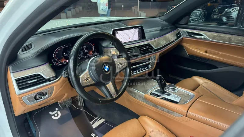 2021 بي ام دبليو الفئة السابعة 730 إل أي