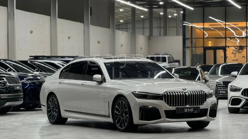 2021 بي ام دبليو الفئة السابعة 730 إل أي