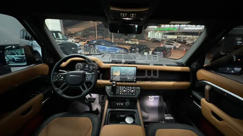 2023 لاند روفر ديفيندر 110