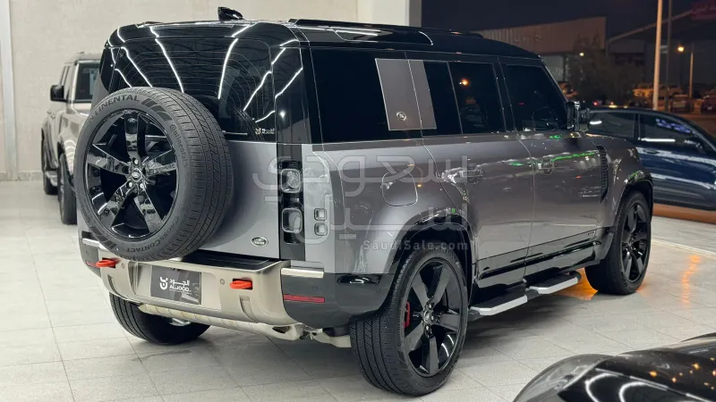 2023 لاند روفر ديفيندر 110