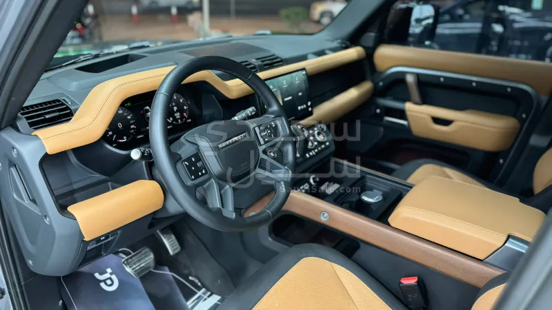 2023 لاند روفر ديفيندر 110