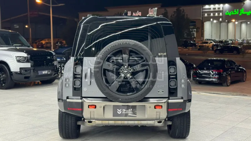 2023 لاند روفر ديفيندر 110