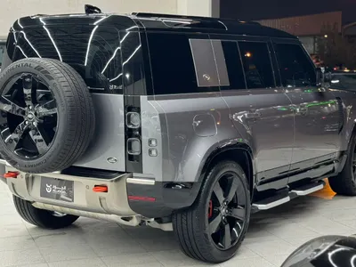 2023 لاند روفر ديفيندر 110