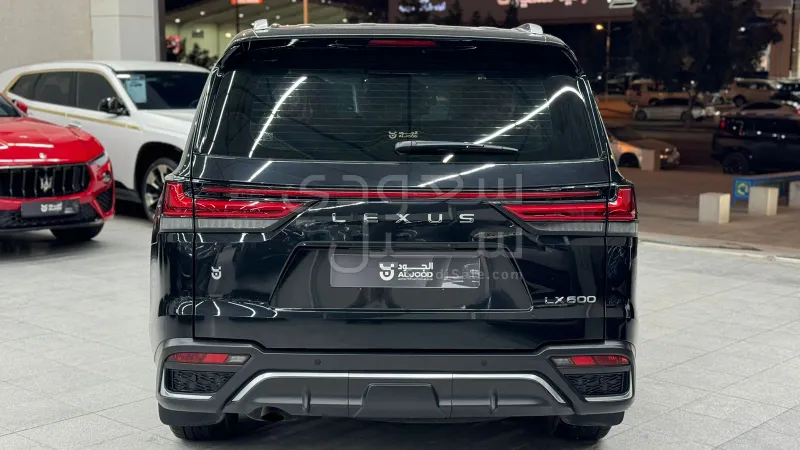 2022 لكزس إل إكس 600