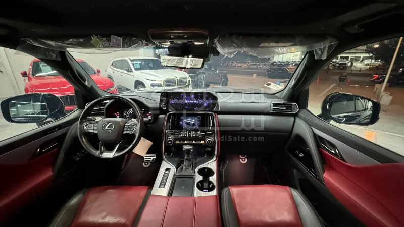 2022 لكزس إل إكس 600