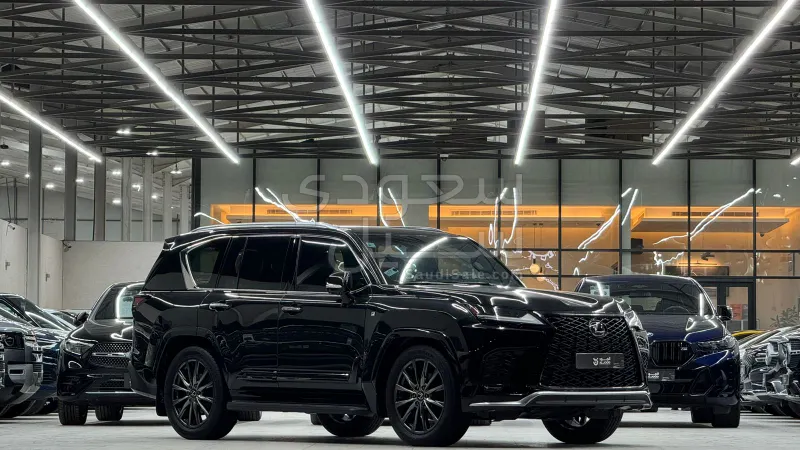 2022 لكزس إل إكس 600