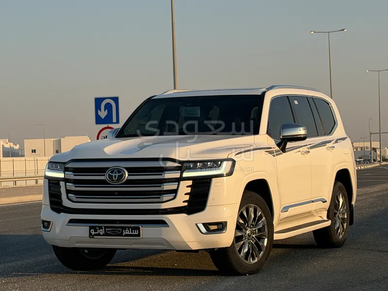 2024 تويوتا لاند كروزر في اكس ار