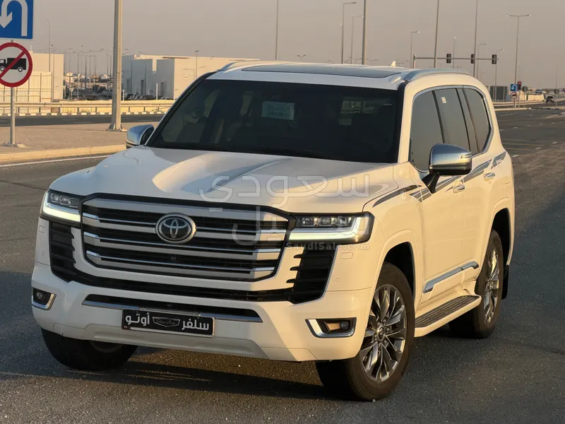 2024 تويوتا لاند كروزر في اكس ار