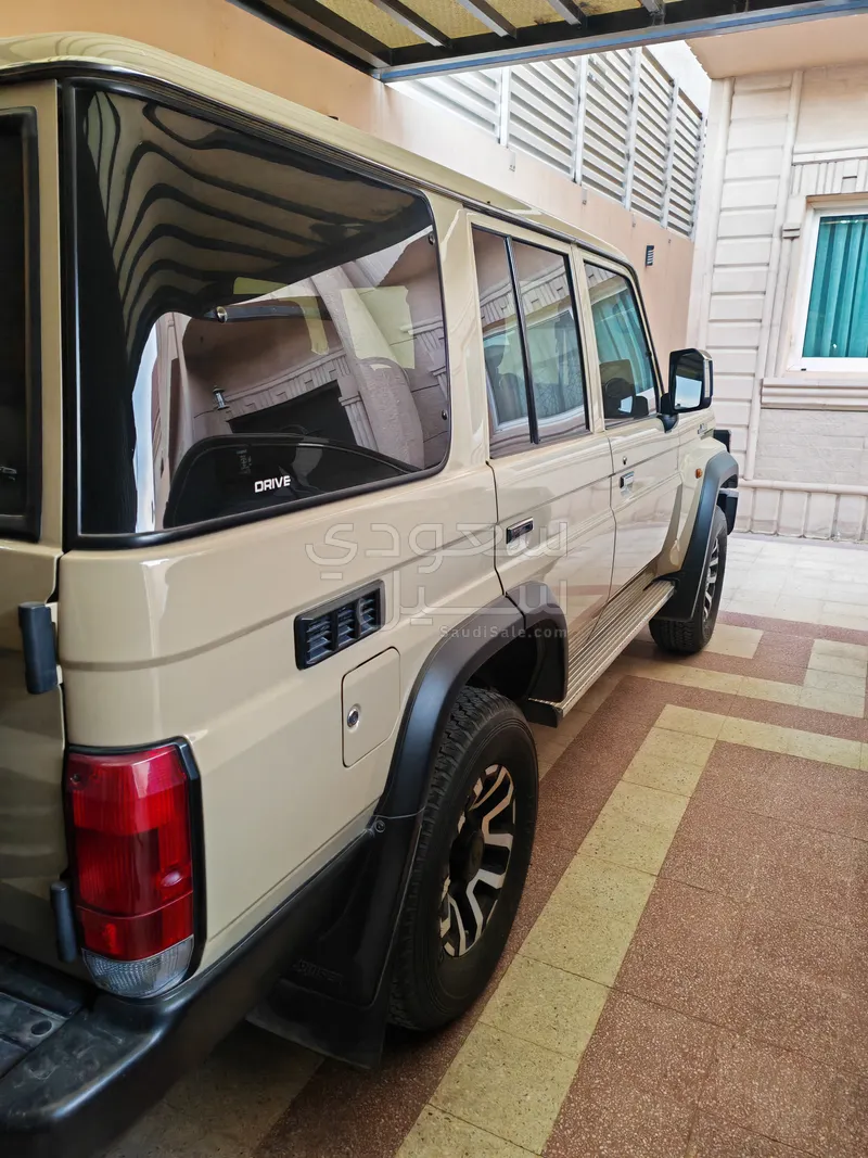 2024 تويوتا لاند كروزر ربع ال اكس