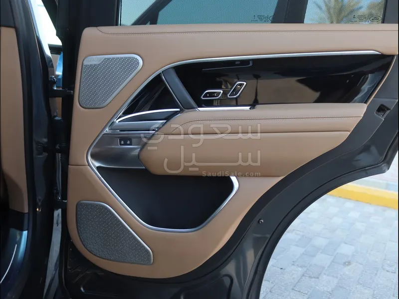 2025 لاند روفر رينج روفر اوتوبيوغرافي