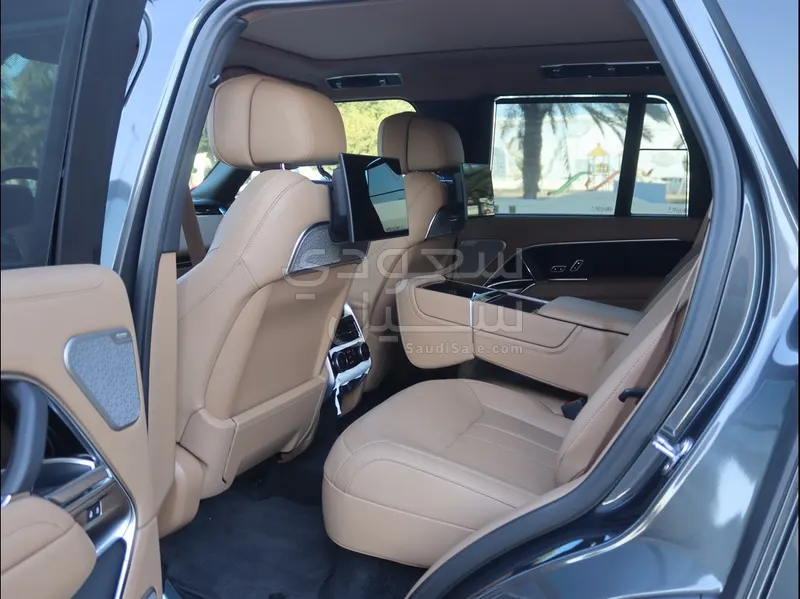 2025 لاند روفر رينج روفر اوتوبيوغرافي