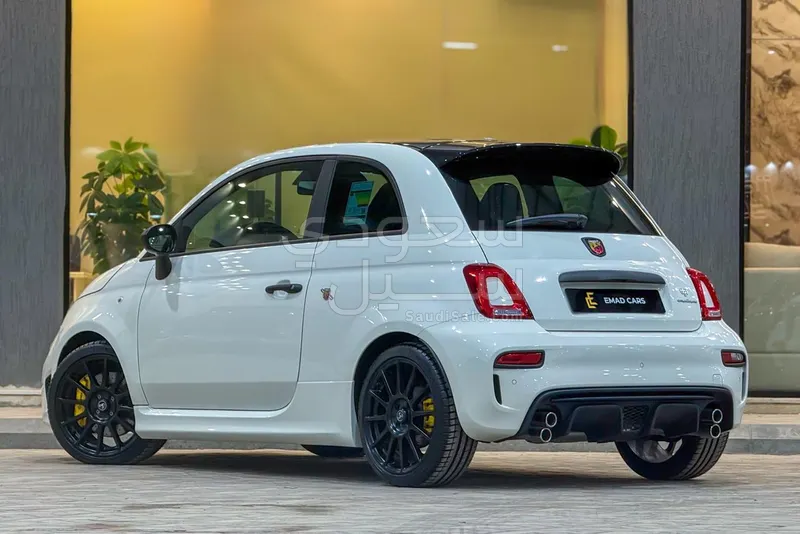 2024 فيات ابارث 695 كومبيتيزيون